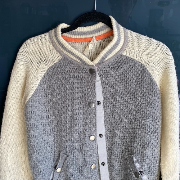 Cardigan - Picture 2 of 2